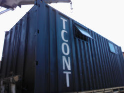 container com duas janelas