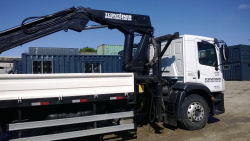 caminh�o para transportar container